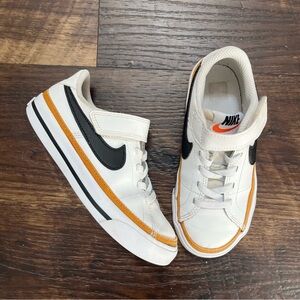 Nike DA5381-102 court legacy low slip on sneakers white tan shoes kids 10.5C